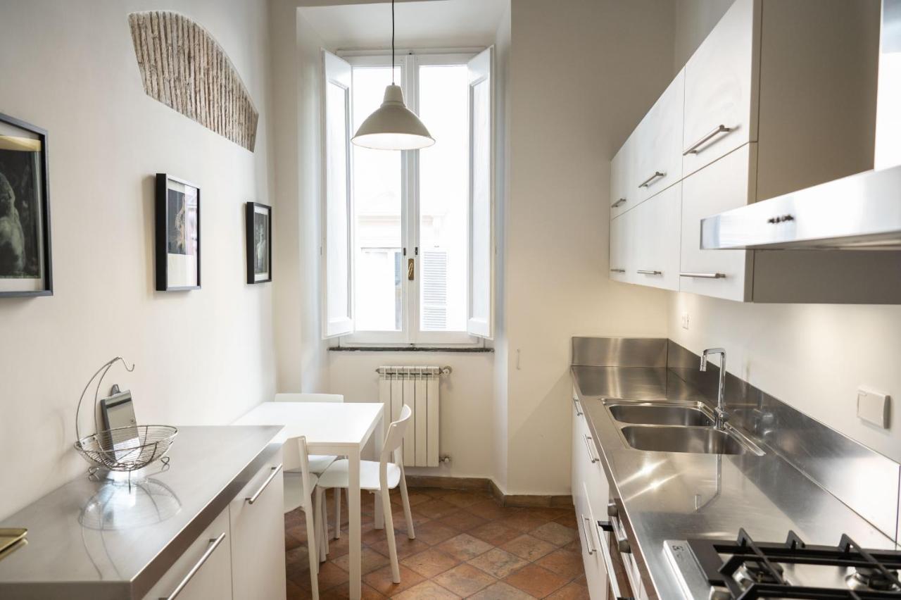 Artsy And Elegant Apartment Near Pantheon Rome Bagian luar foto