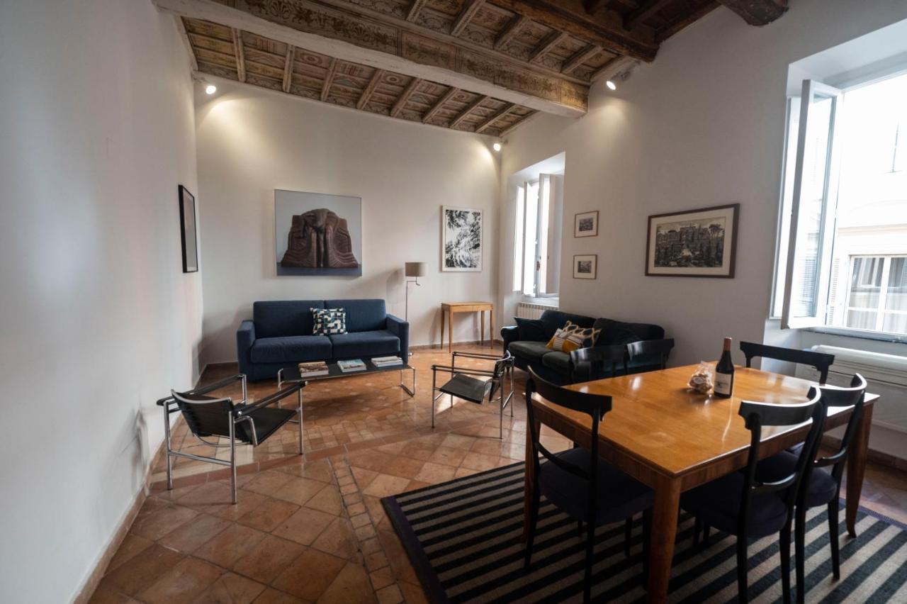 Artsy And Elegant Apartment Near Pantheon Rome Bagian luar foto