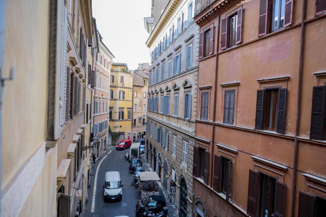 Artsy And Elegant Apartment Near Pantheon Rome Bagian luar foto